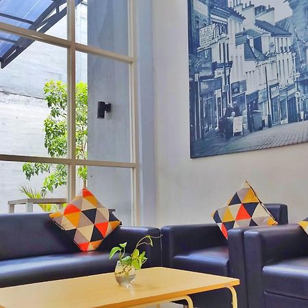 Votel Hotel Charis Tuban Tuban  外观 照片