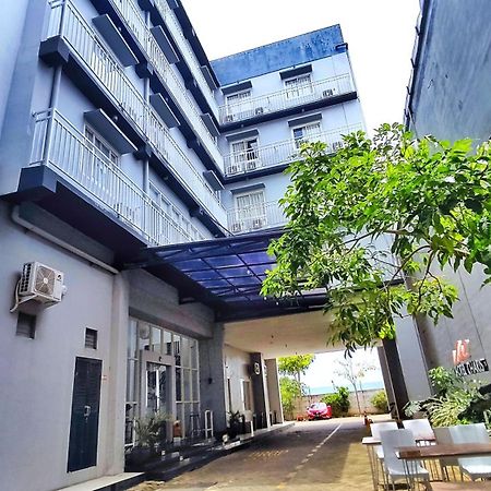 Votel Hotel Charis Tuban Tuban  外观 照片