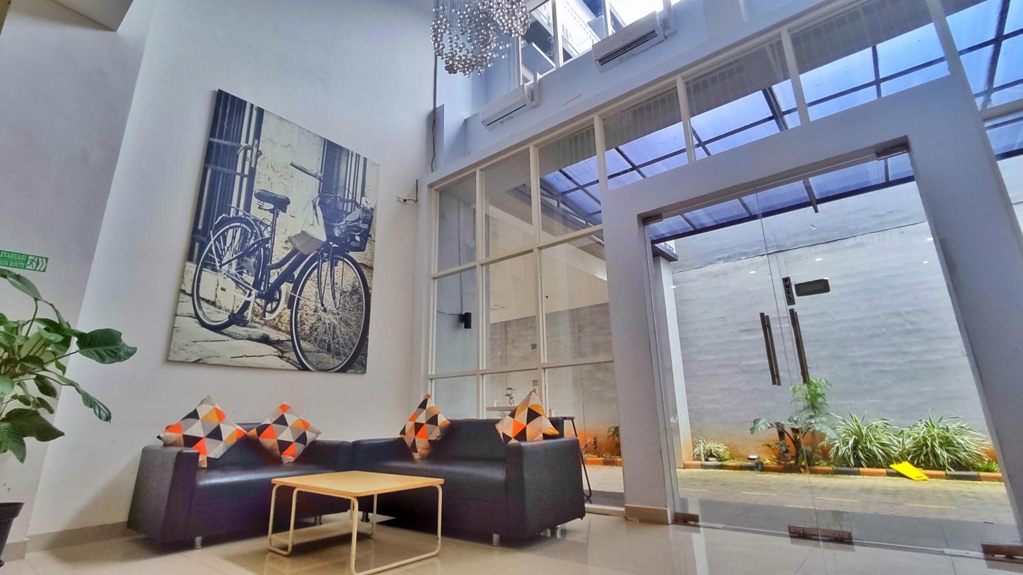 Votel Hotel Charis Tuban Tuban  外观 照片