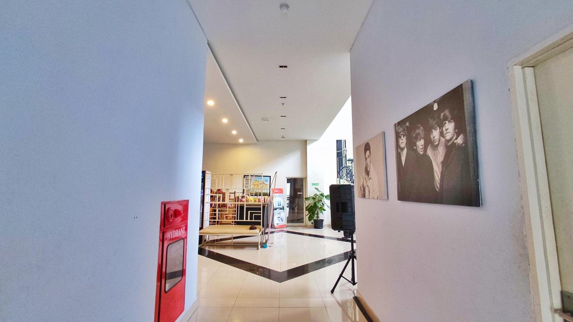 Votel Hotel Charis Tuban Tuban  外观 照片