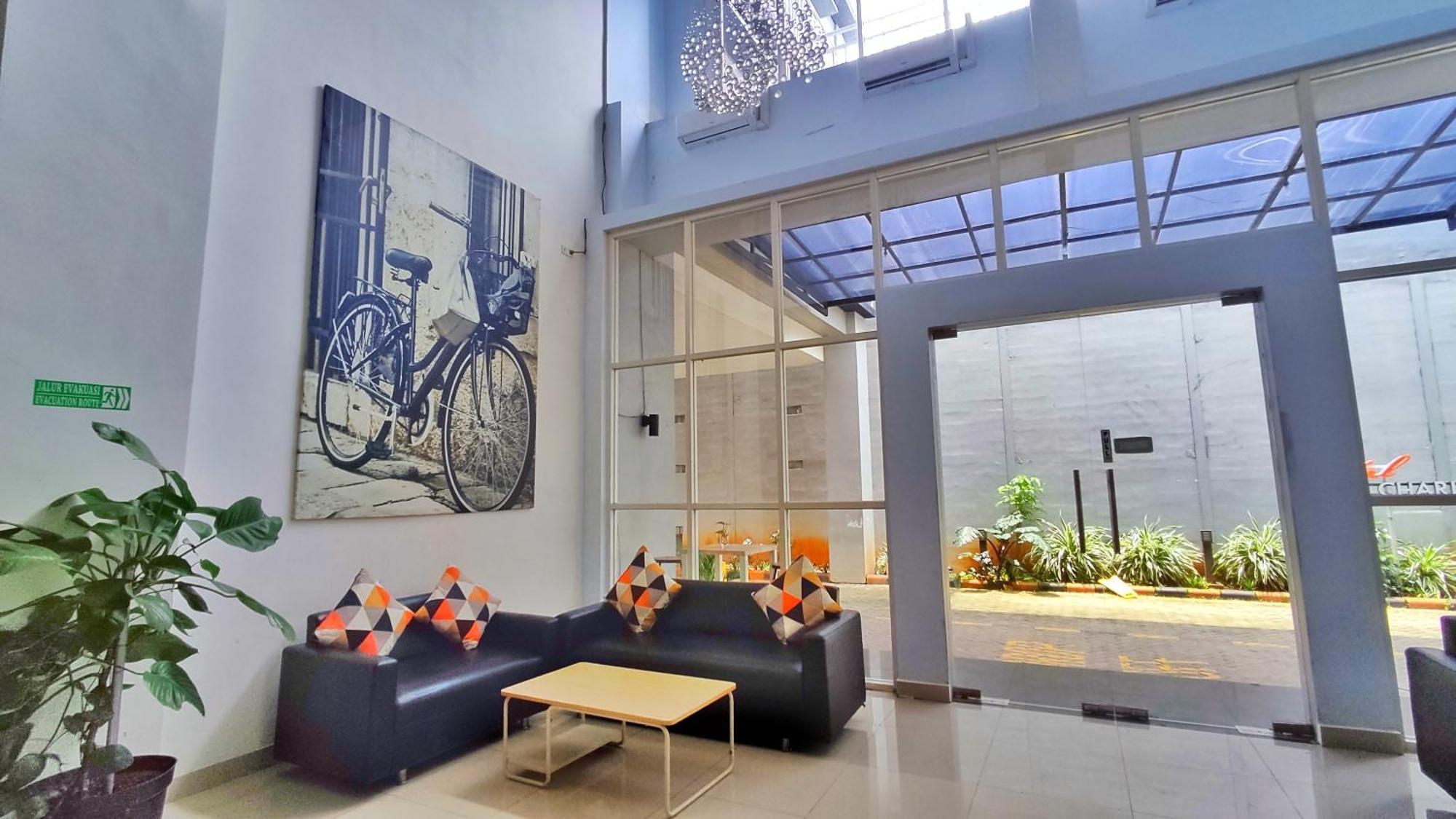 Votel Hotel Charis Tuban Tuban  外观 照片