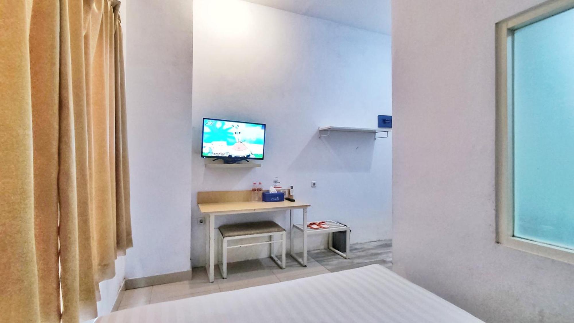 Votel Hotel Charis Tuban Tuban  外观 照片