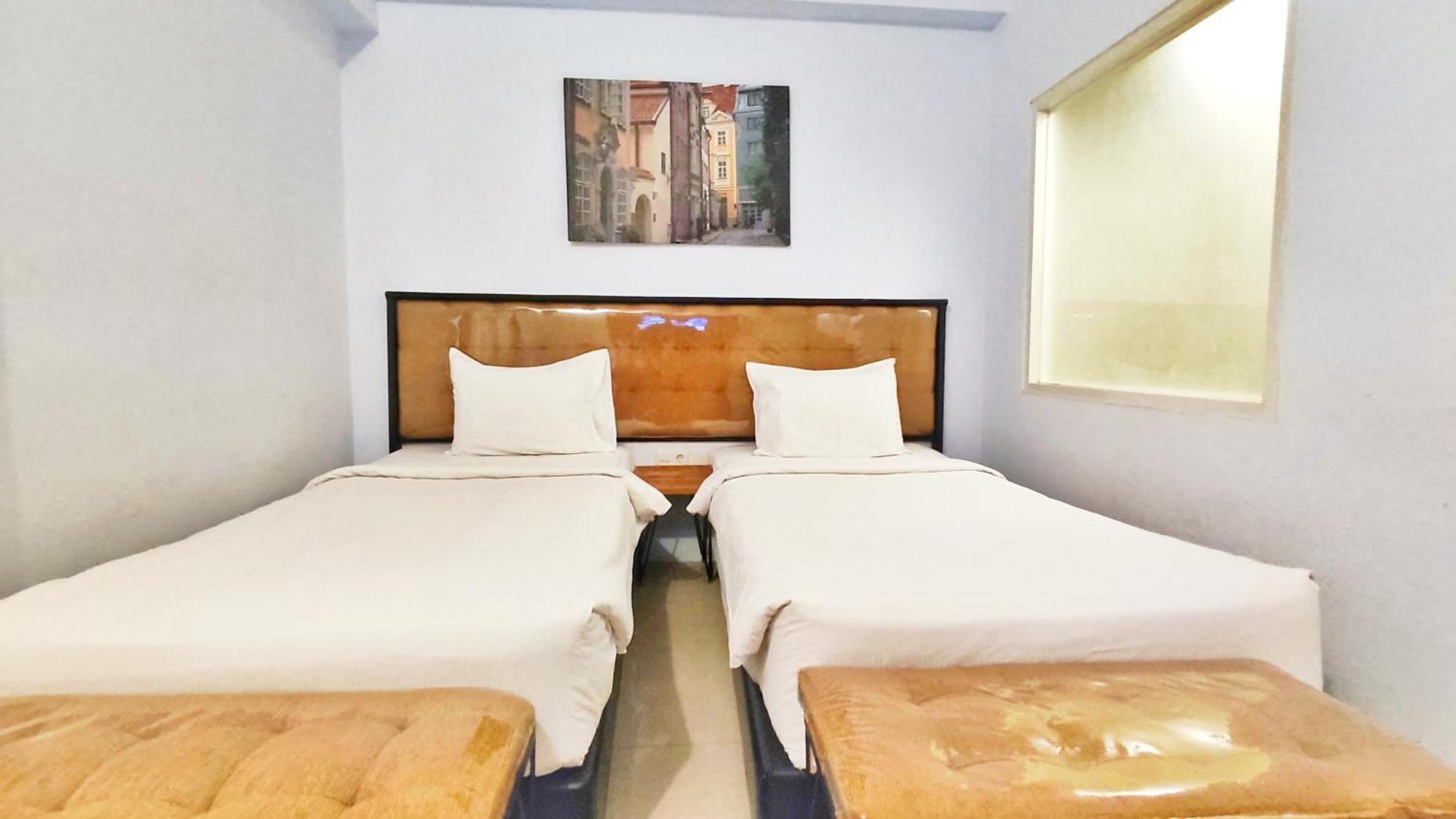 Votel Hotel Charis Tuban Tuban  外观 照片